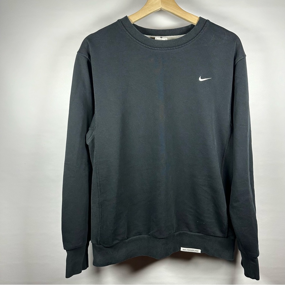 Nike standard issue crewneck sweatshirt